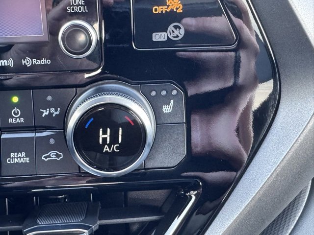 Certified 2022 Toyota Highlander XLE image 18