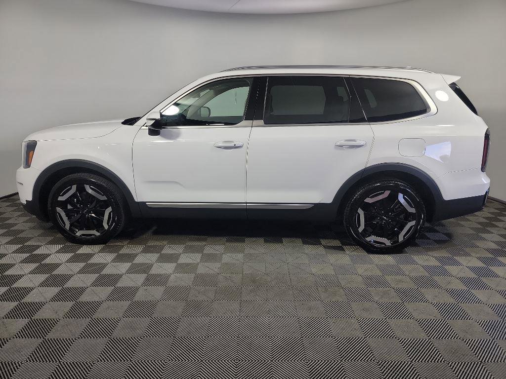 Certified 2023 Kia Telluride EX image 11