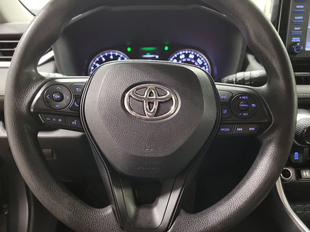 Used 2019 Toyota RAV4 XLE AWD/4WD image 17