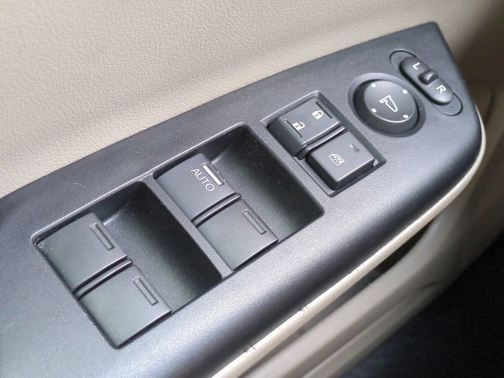 Used 2015 Honda Civic SE image 24