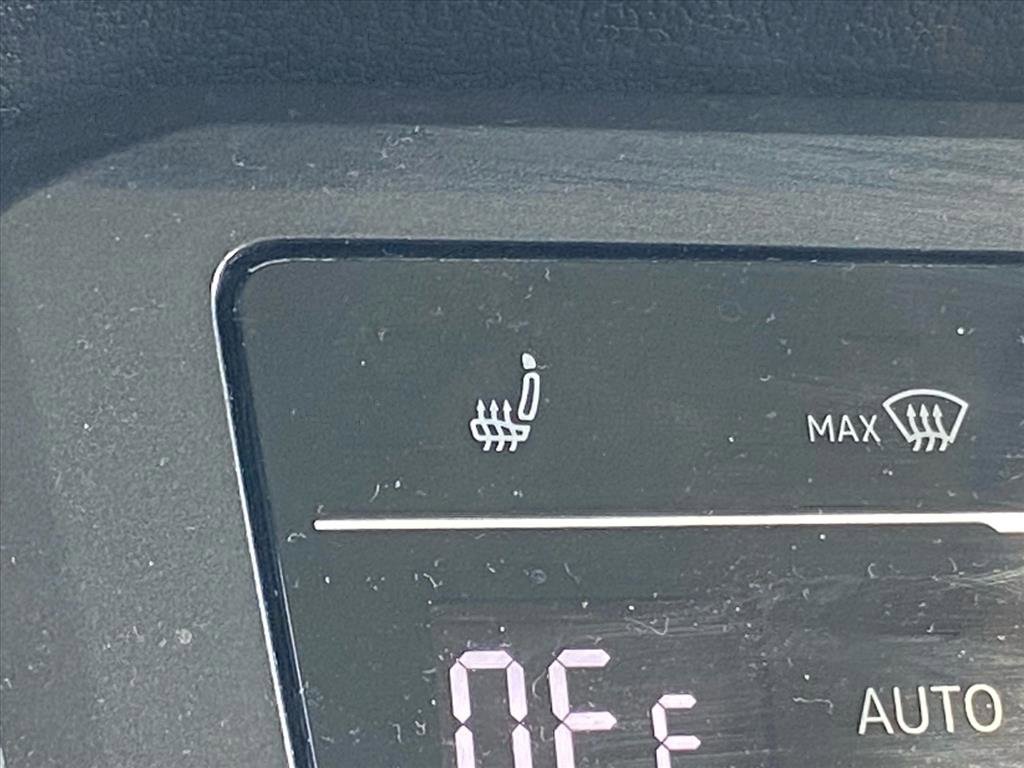 Certified 2022 Volkswagen Tiguan SE w/ Panoramic Sunroof Package image 14