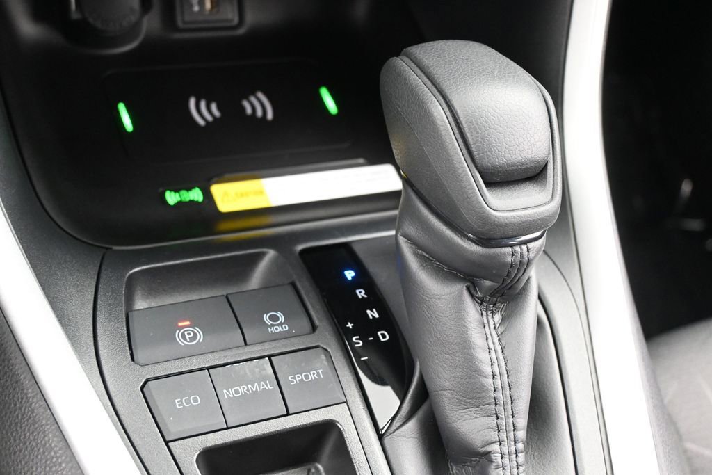Used 2025 Toyota RAV4 XLE w/ Convenience Package FWD image 22