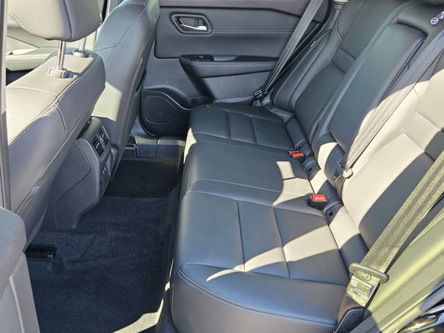 Certified 2025 Nissan Rogue SL w/ Tech Package FWD image 14