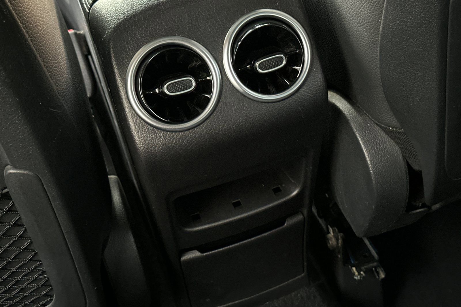 Used 2021 Mercedes-Benz GLA 250 4MATIC image 30