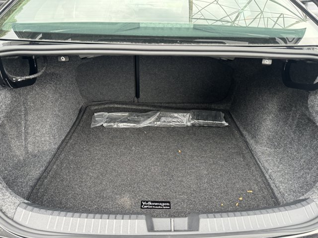 Used 2026 Volkswagen Jetta SE FWD image 34