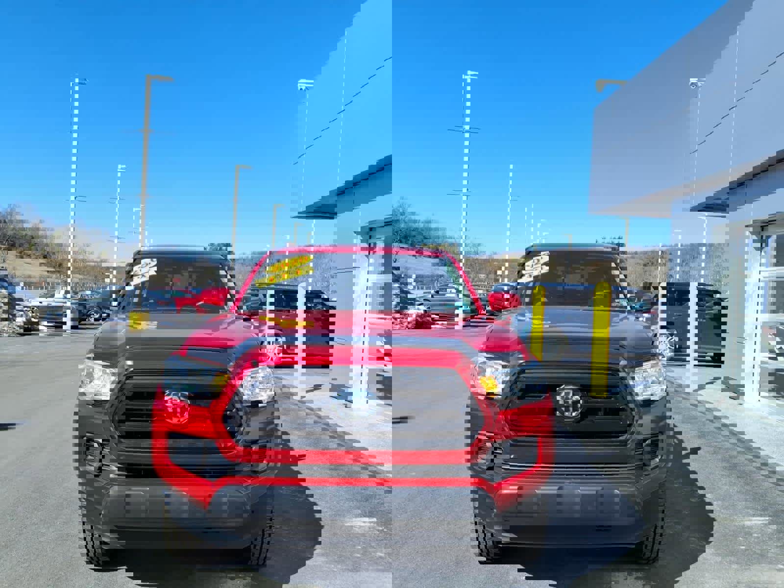 Used 2020 Toyota Tacoma SR image 3