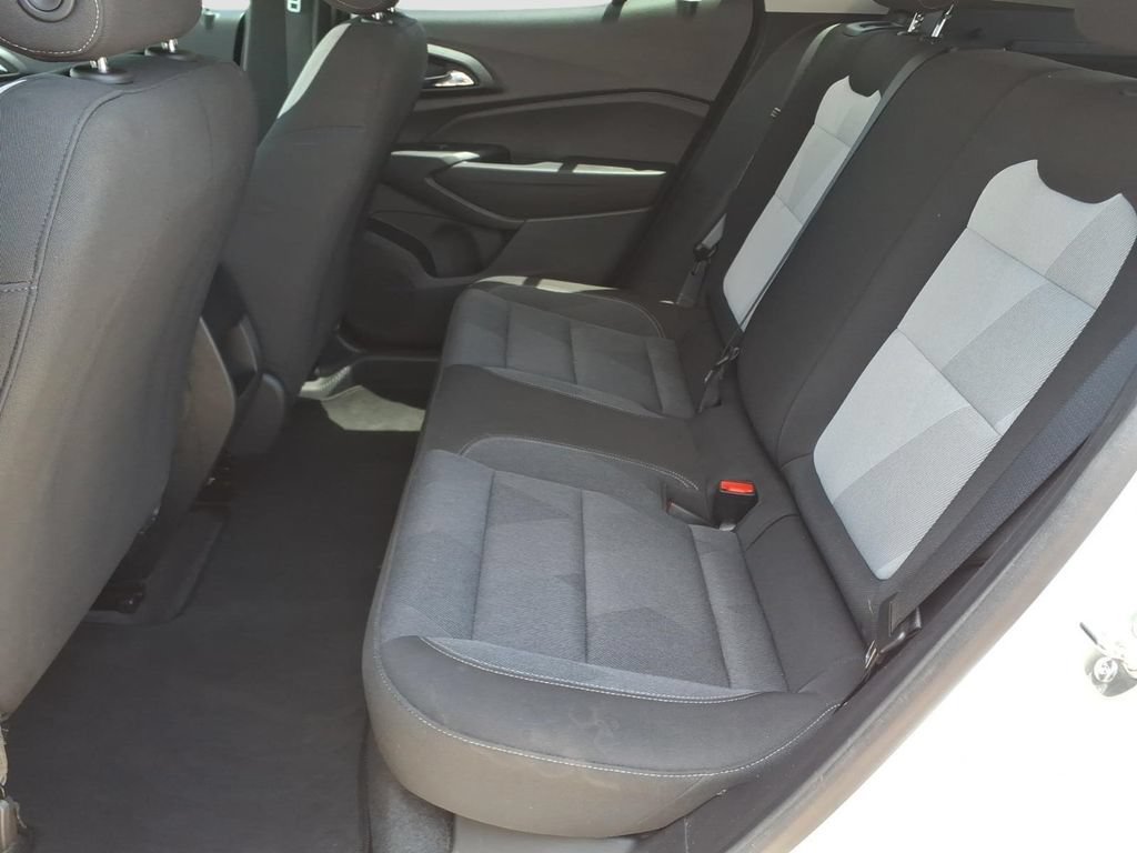 Used 2025 Chevrolet Trax LS w/ LS Convenience Package FWD image 21