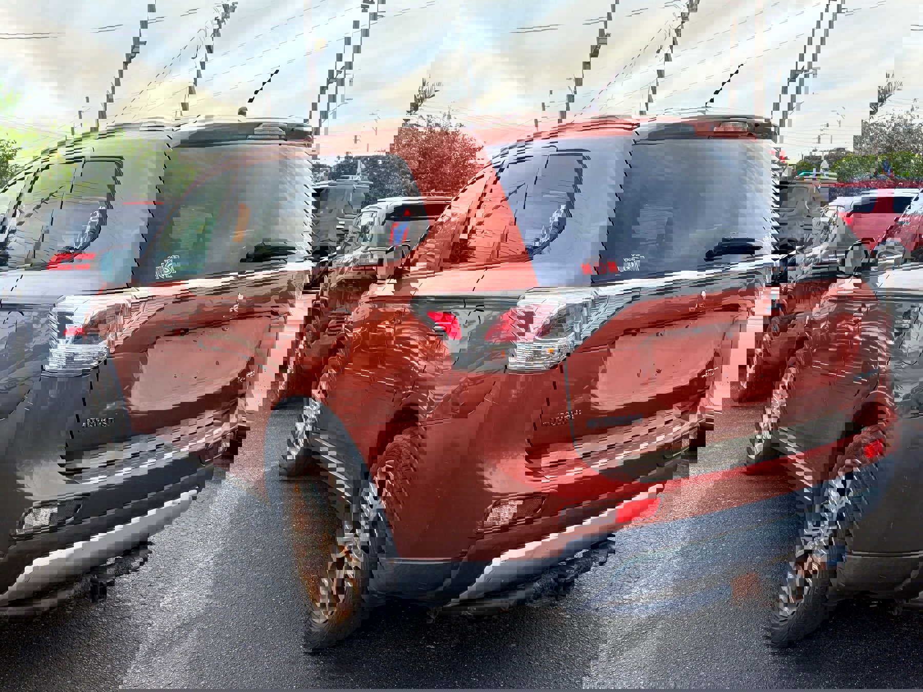 Used 2015 Mitsubishi Outlander SE image 4