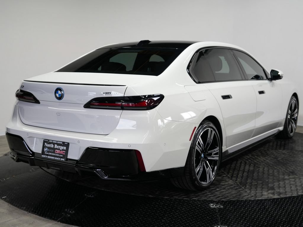 Used 2023 BMW i7 xDrive60 AWD/4WD image 8