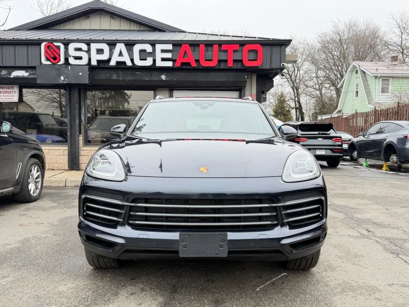 Used 2019 Porsche Cayenne AWD/4WD image 2