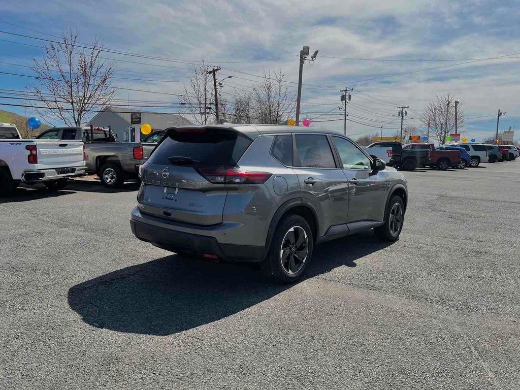 Used 2024 Nissan Rogue SV image 7
