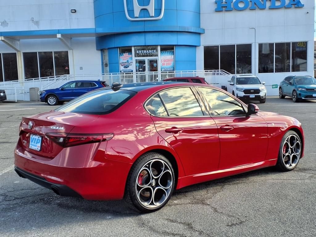Used 2023 Alfa Romeo Giulia Ti AWD/4WD image 6