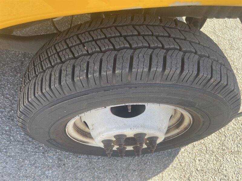 Used 2022 Ford E-350 and Econoline 350 Super Duty RWD image 16