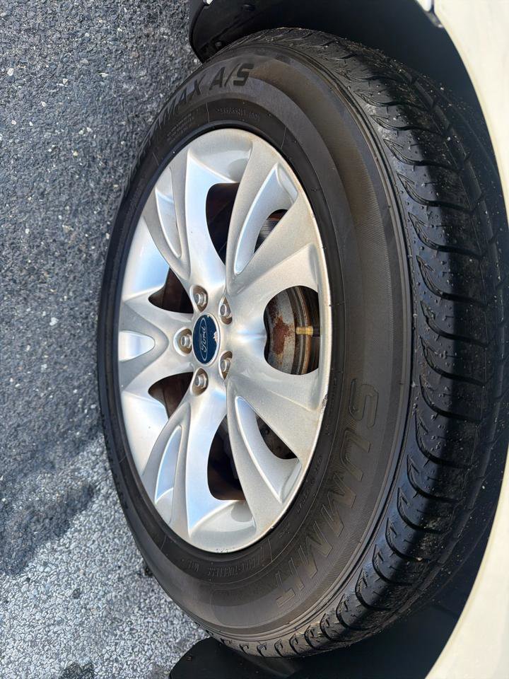 Used 2012 Ford Taurus SEL image 10