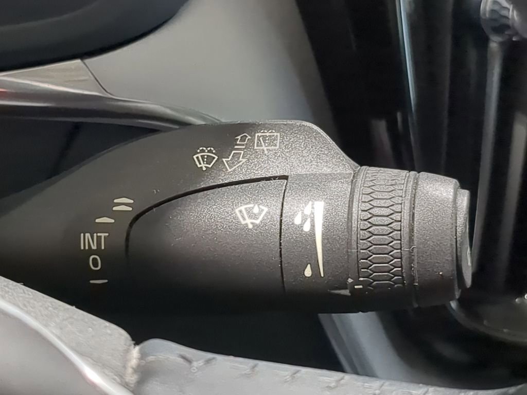 Used 2020 Volvo XC60 T6 Momentum image 32