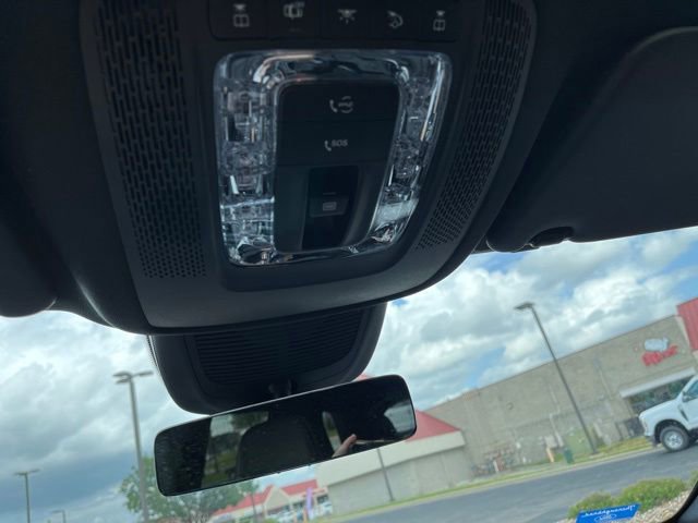 Used 2022 Mercedes-Benz GLE 350 w/ 3rd Row Seat Package image 24