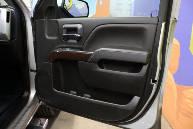 Used 2019 GMC Sierra 1500 SLE w/ SLE Value Package AWD/4WD image 9