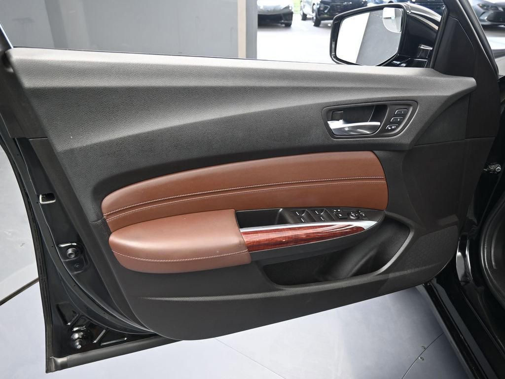 Used 2017 Acura TLX V6 image 16
