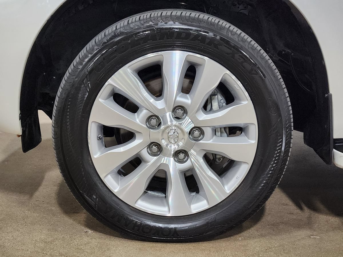 Used 2019 Toyota Sequoia Platinum RWD image 28