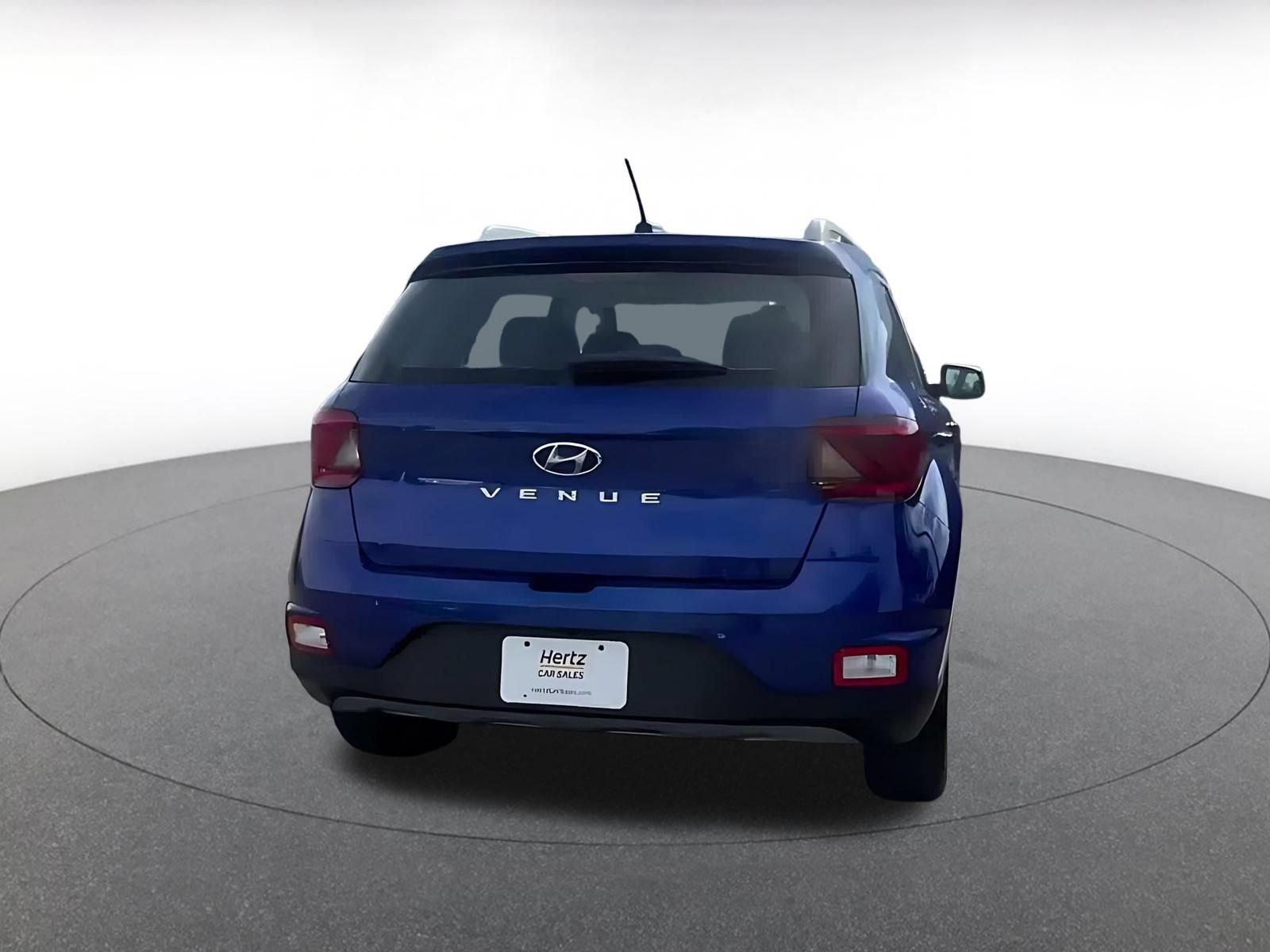 Used 2025 Hyundai Venue SEL FWD image 12