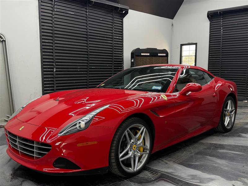 Used 2015 Ferrari California T RWD image 2