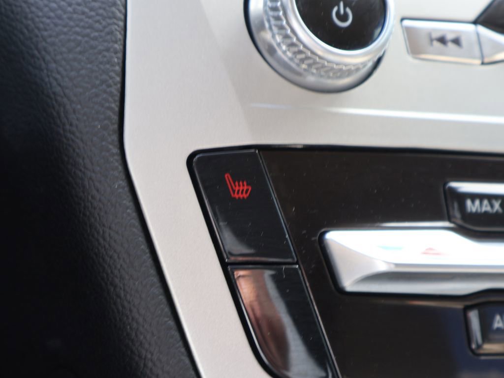 Used 2022 Ford Explorer XLT image 38