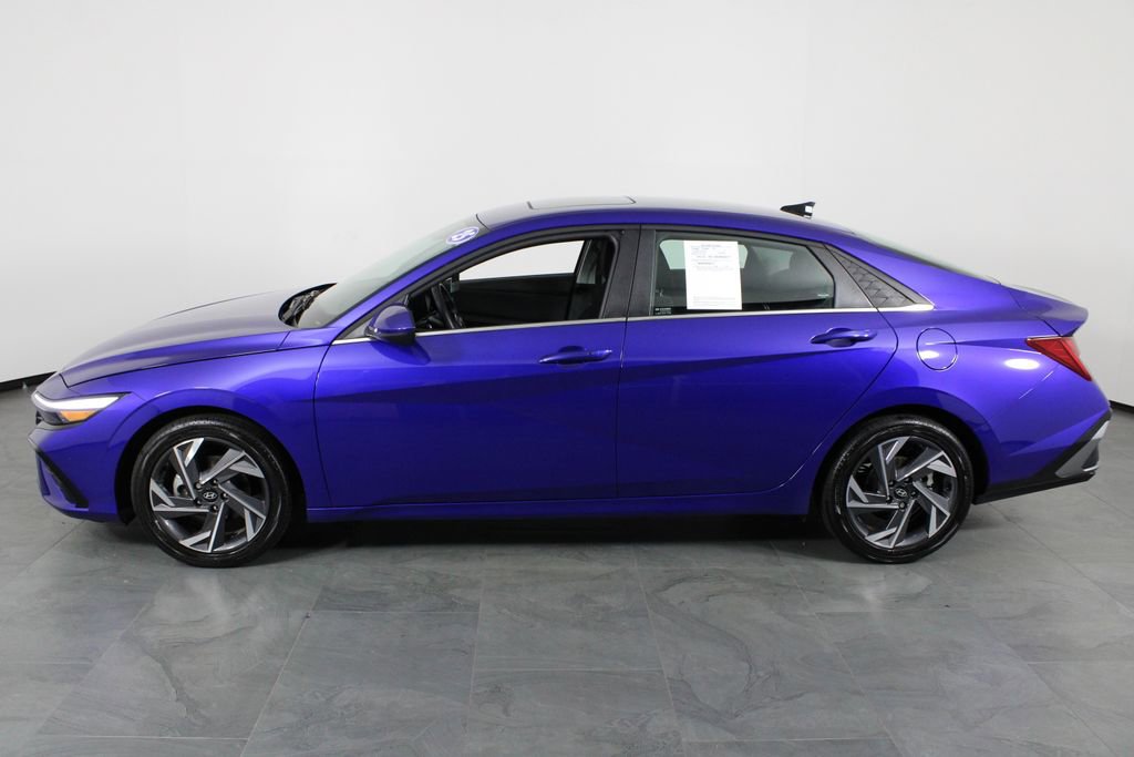 Certified 2025 Hyundai Elantra SEL image 10