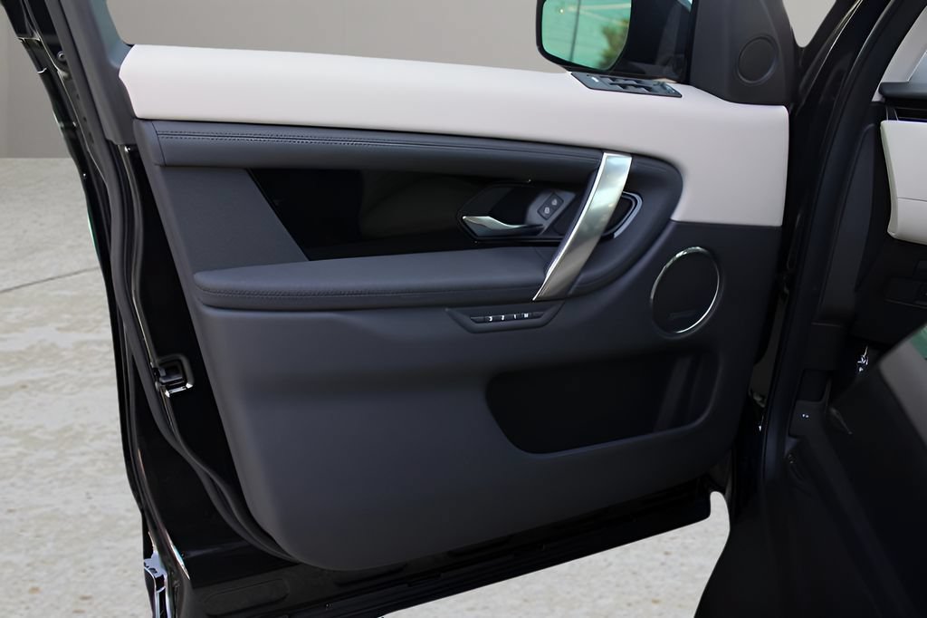 New 2025 Land Rover Discovery Sport S AWD/4WD image 10
