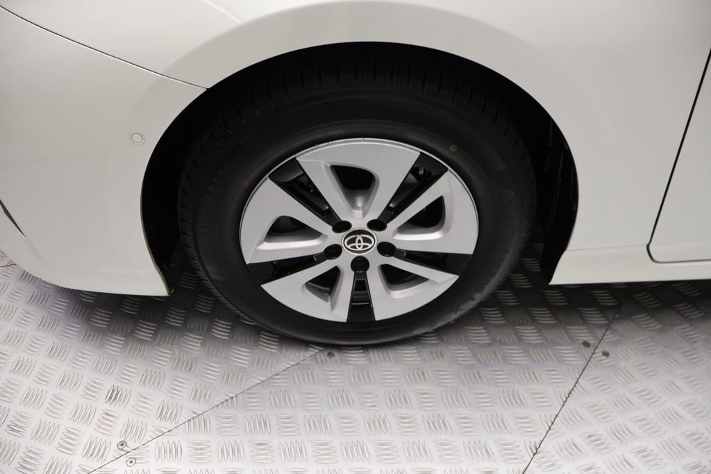 Used 2018 Toyota Prius Four FWD image 4