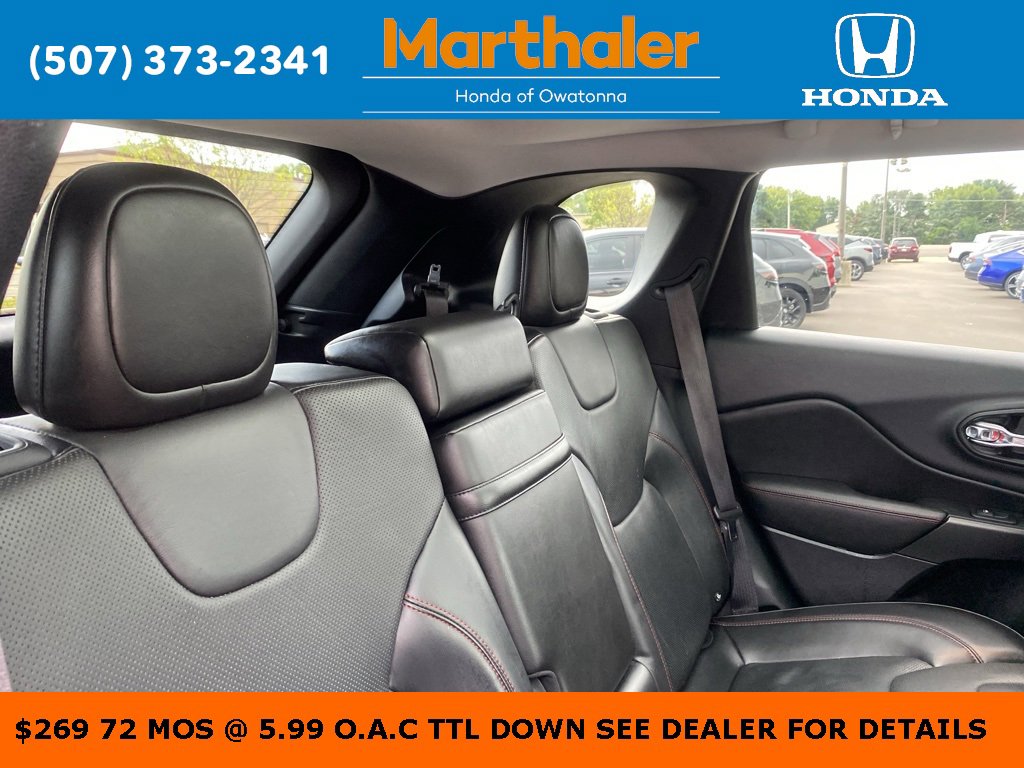 Used 2019 Jeep Cherokee Trailhawk image 18