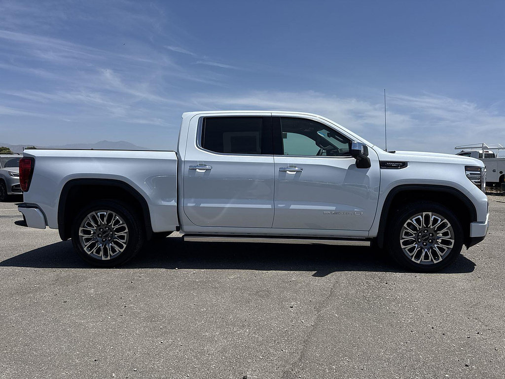 New 2026 GMC Sierra 1500 Denali Ultimate w/ LPO, Black Badging Package AWD/4WD image 3