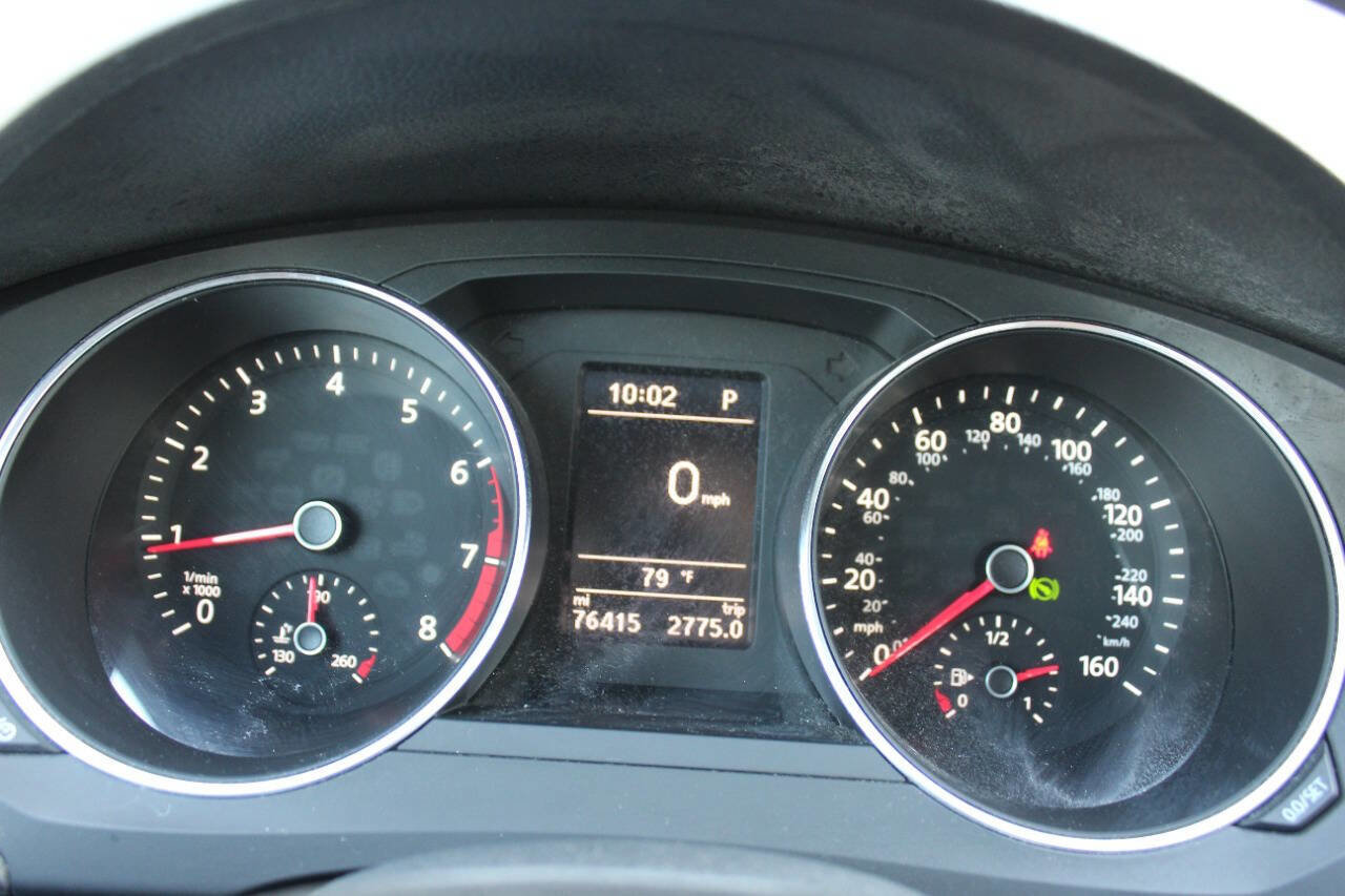 Used 2017 Volkswagen Jetta SE image 25