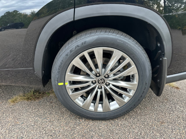 New 2026 Toyota Highlander Platinum AWD/4WD image 15