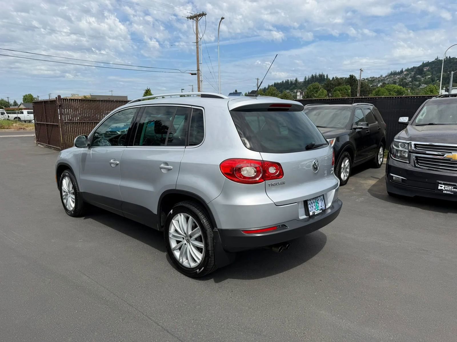 Used 2011 Volkswagen Tiguan SEL AWD/4WD image 6
