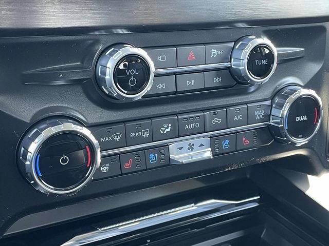 New 2026 Ford F250 Lariat w/ Black Appearance Package image 9