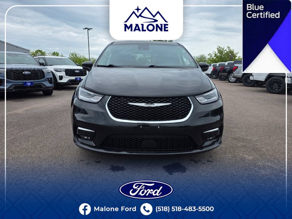 Used 2023 Chrysler Pacifica Touring-L FWD image 11