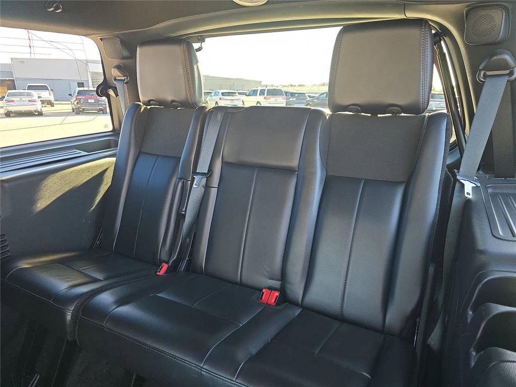 Used 2015 Ford Expedition Platinum image 11