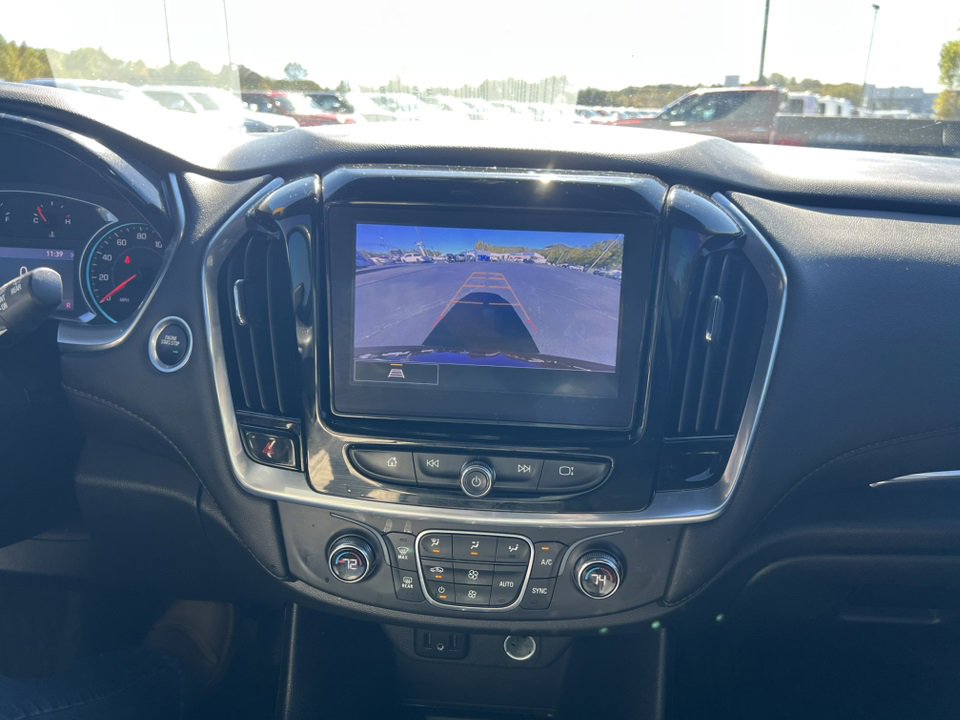 Used 2022 Chevrolet Traverse LT image 21