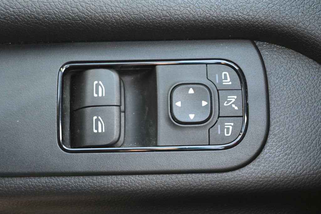 Used 2023 Mercedes-Benz Sprinter 144 Cargo image 23