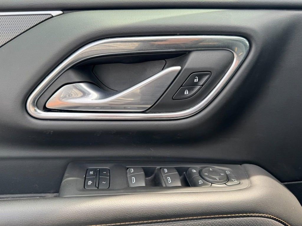 Used 2023 GMC Yukon AT4 w/ AT4 Premium Package AWD/4WD image 18