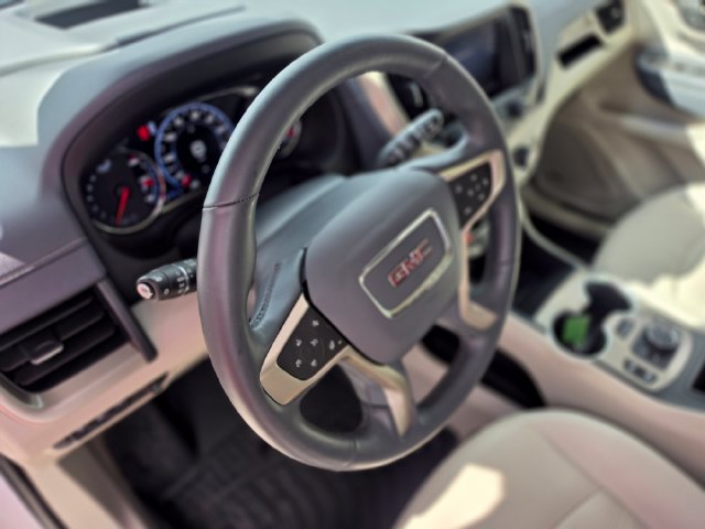 Used 2024 GMC Terrain Denali w/ Denali Premium Package AWD/4WD image 15