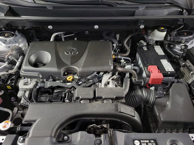 Used 2021 Toyota RAV4 LE AWD/4WD image 14