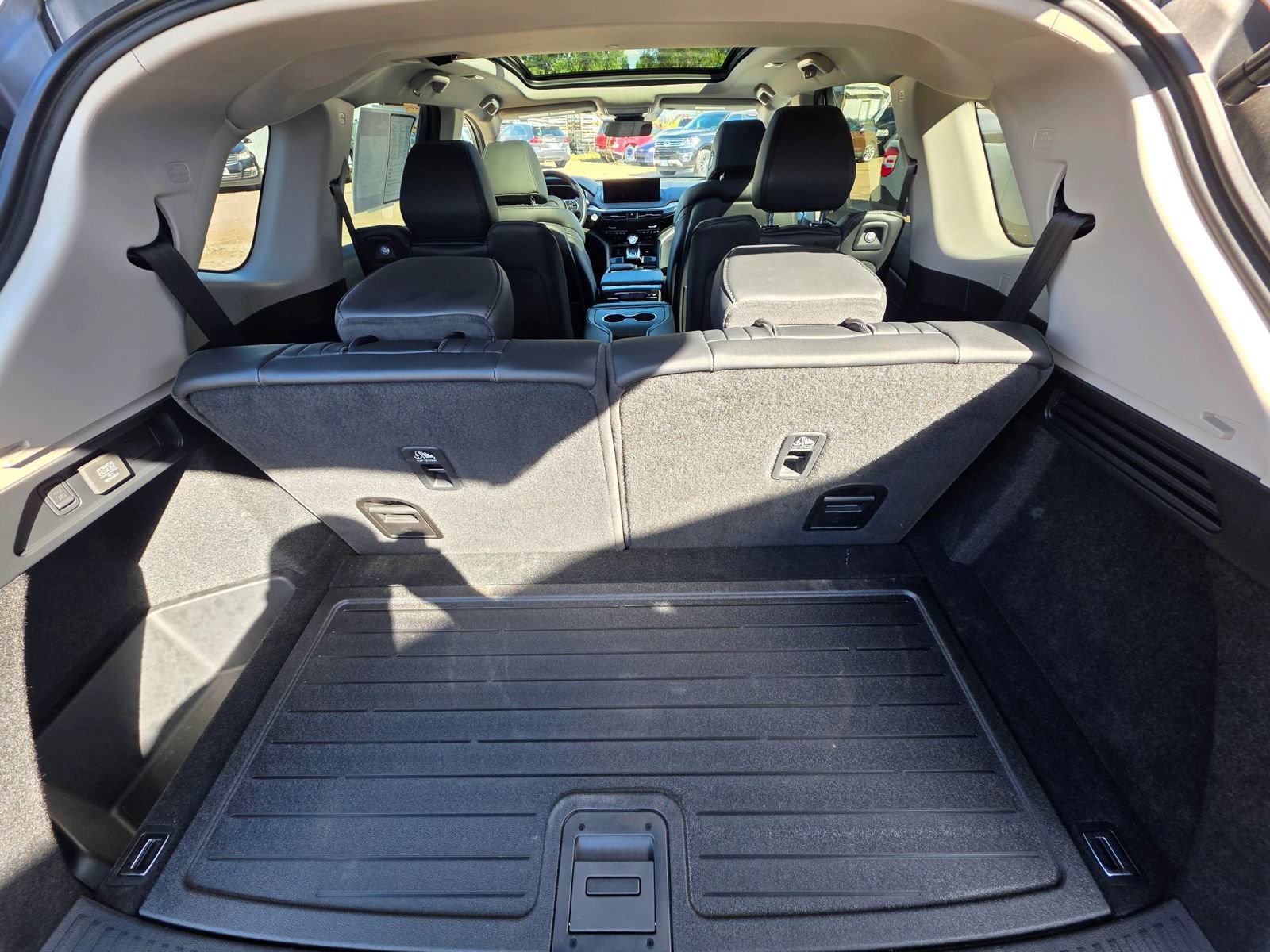 Used 2023 Acura MDX SH-AWD image 9