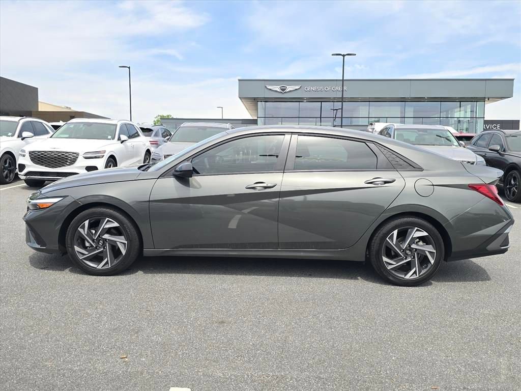 Used 2025 Hyundai Elantra Sport image 6