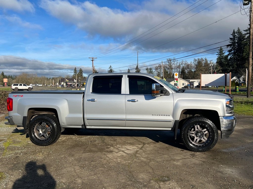 Used 2016 Chevrolet Silverado 1500 LTZ w/ LTZ Plus Package image 31