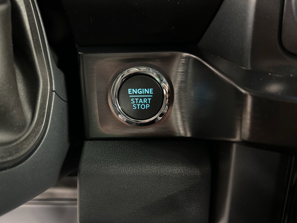 New 2026 Ford F250 Lariat w/ Black Appearance Package image 20