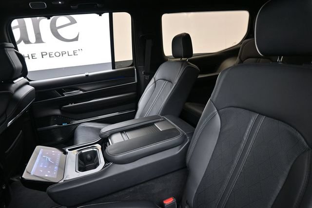 Used 2023 Jeep Grand Wagoneer Series II AWD/4WD image 23