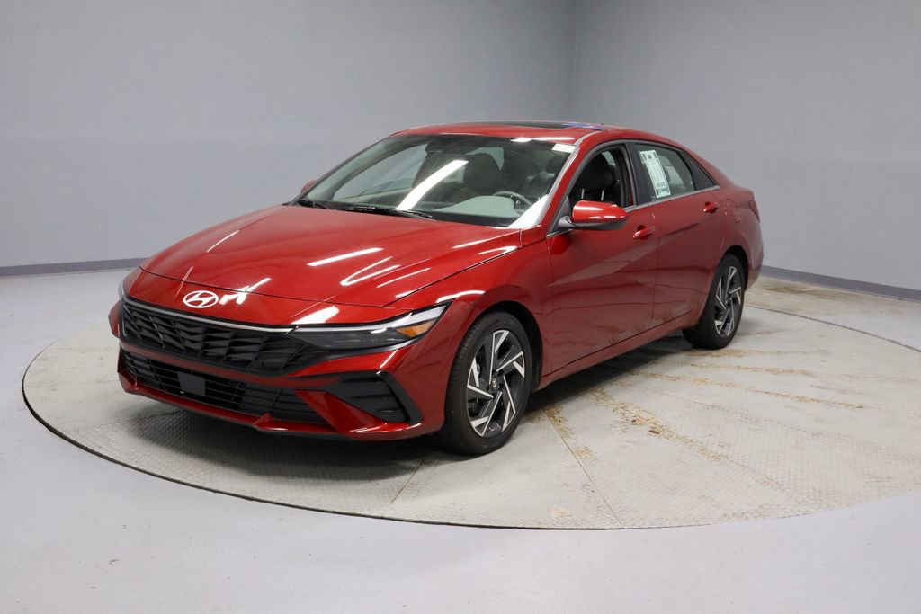 Certified 2025 Hyundai Elantra SEL FWD image 8