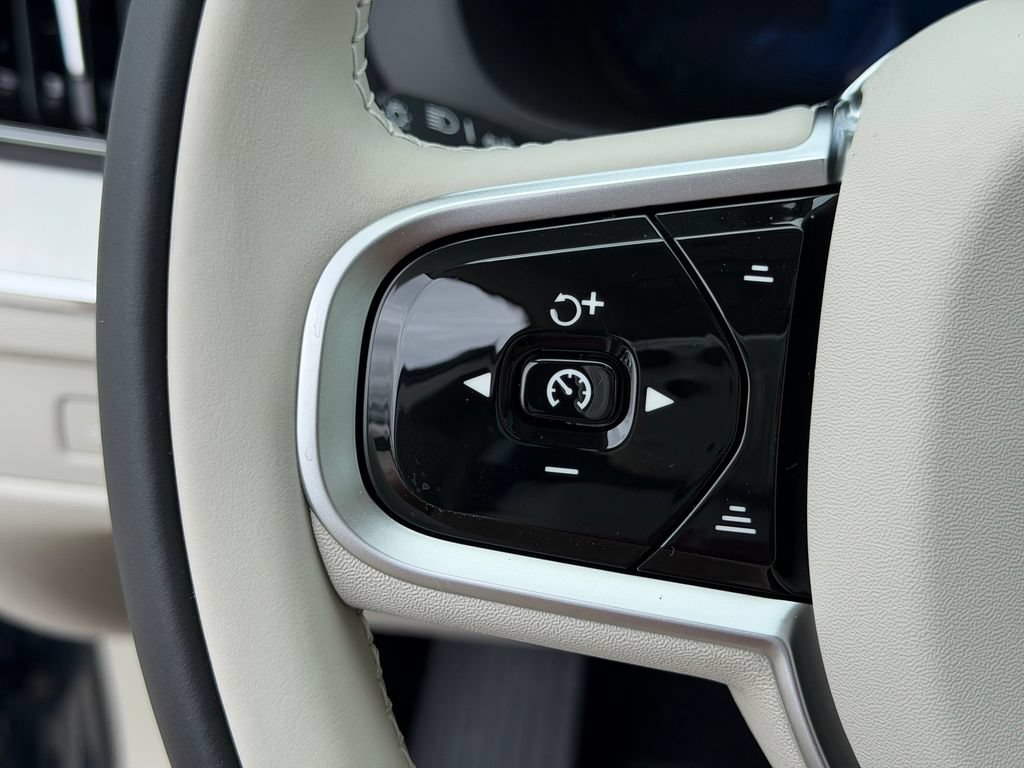 New 2026 Volvo XC60 T8 Ultra w/ Protection Package Premier AWD/4WD image 19