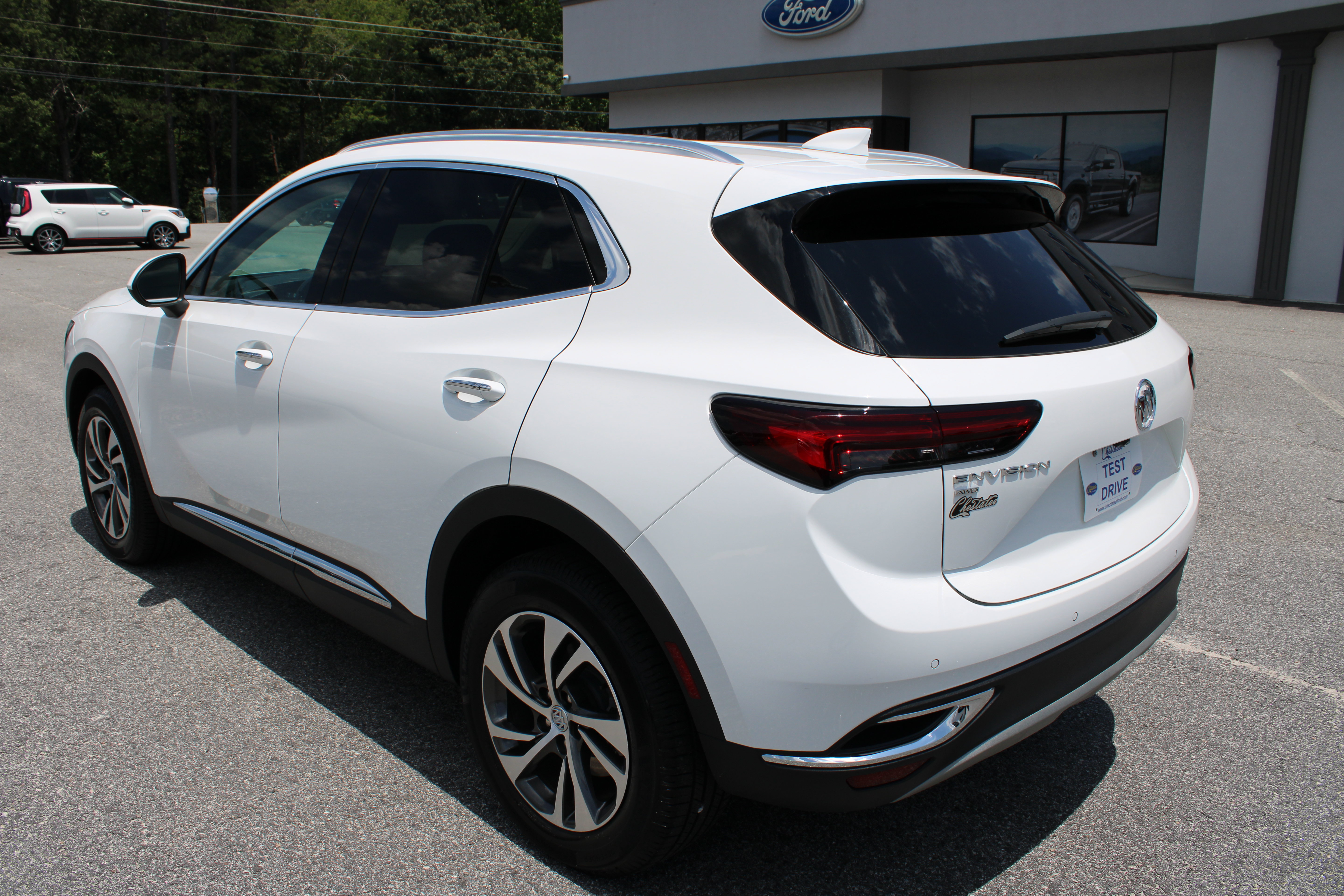 Used 2023 Buick Envision Essence AWD/4WD image 8